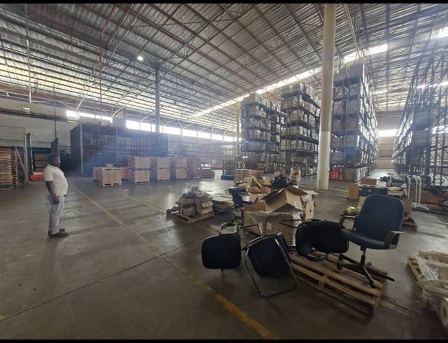 8,599M² WAREHOUSE TO LET IN DENVER